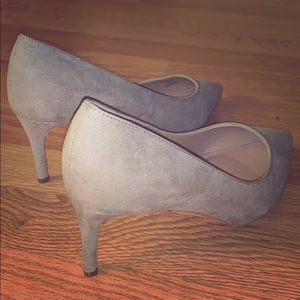 NEVER WORN Closed Toe grey suede heels!